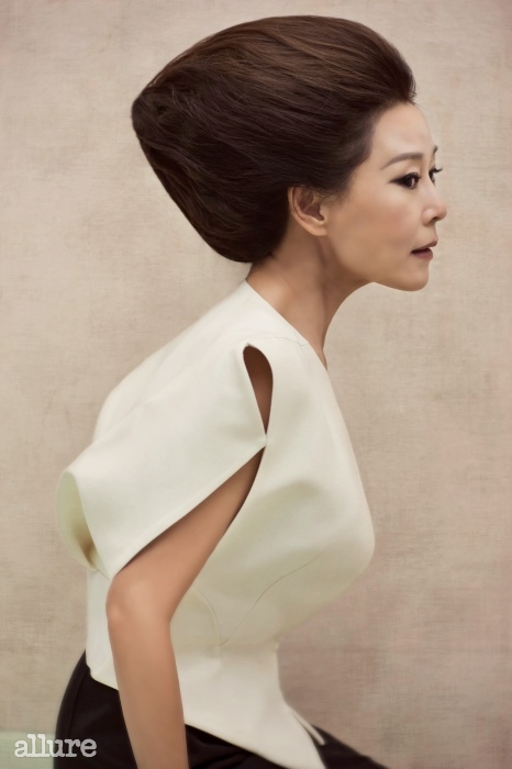 그녀의 만월, 차화연 | 얼루어 코리아 (Allure Korea)
