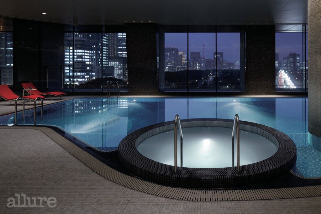 Palace Hotel Tokyo - Swimming Pool - II