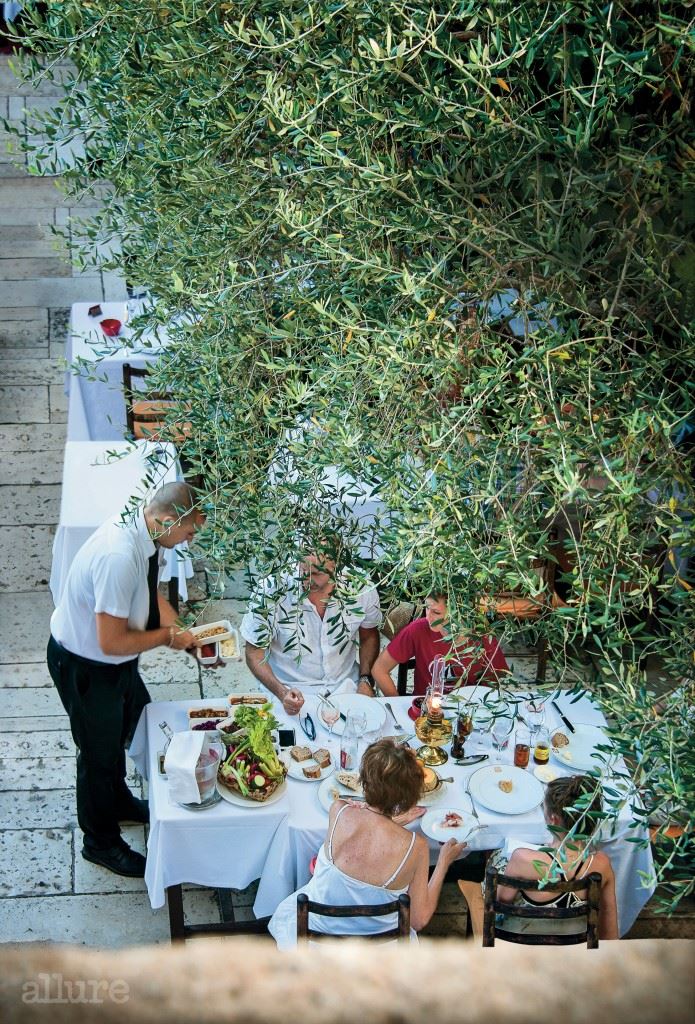Eye Spy, small beautiful countryside towns in the French Riviera, La Colombe d'Or restaurant terrace