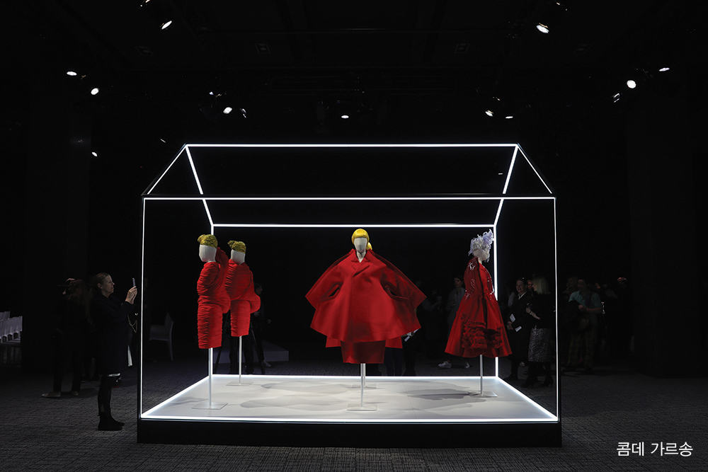 PARIS, FRANCE - MARCH 06:  A general view of Comme Des Garcons dresses and installation during the "Rei Kawakubo Comme Des Garcons Art Of The In-Between" Presentation as part of the Paris Fashion Week Womenswear Fall/Winter 2017/2018 on March 6, 2017 in Paris, France.  (Photo by Vittorio Zunino Celotto/Getty Images)