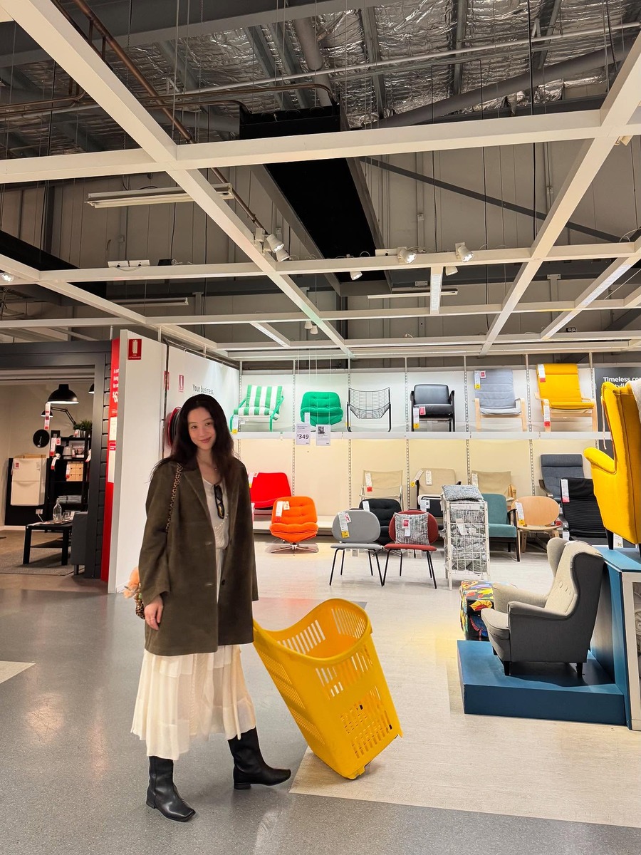 정려원 스웨이드 재킷