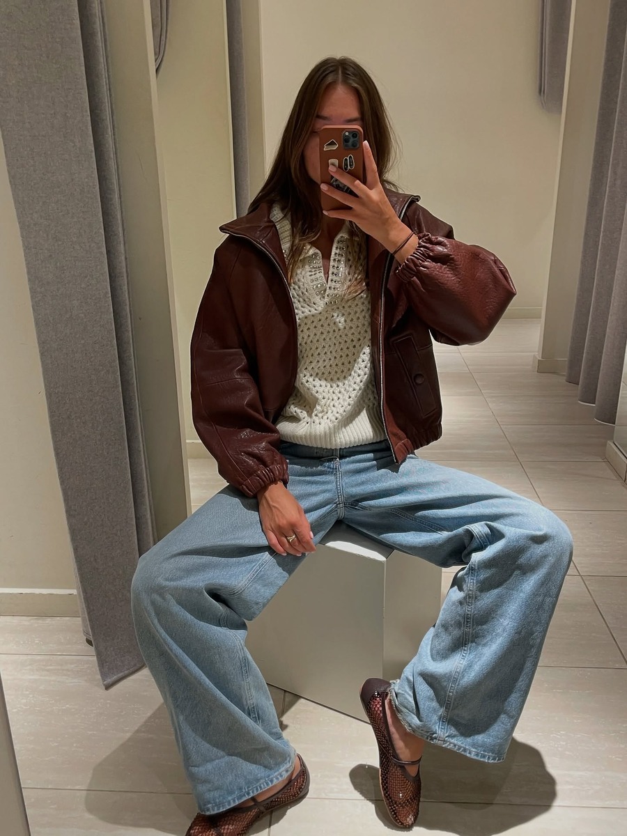 2025 freefall styling, V neck, 브이넥, 니트, 니트코디, 가을 코디