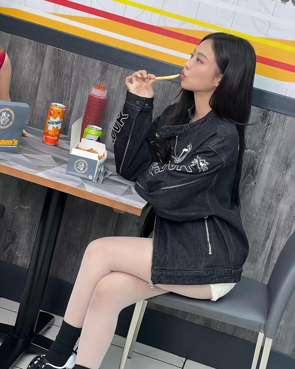 컬러 스타킹 패션