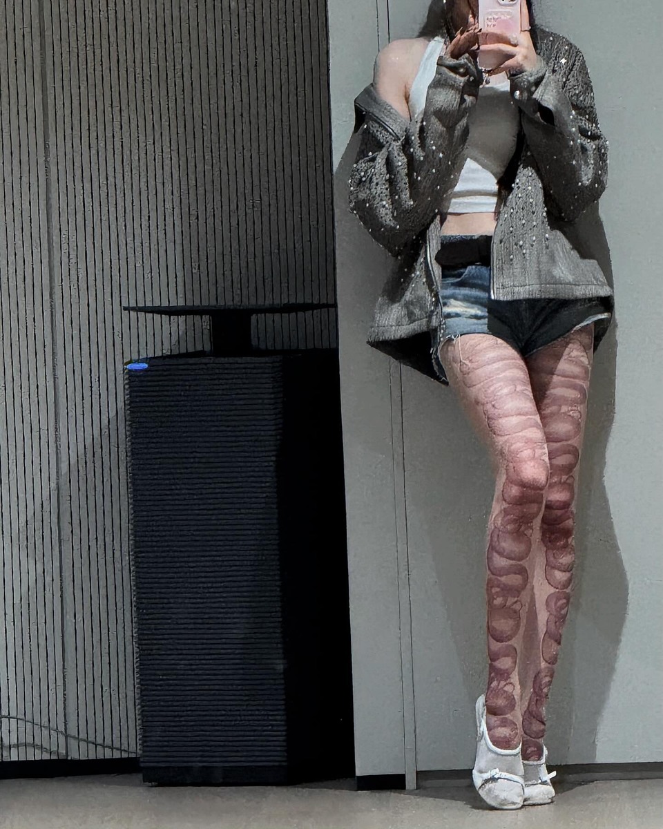 컬러 스타킹 패션