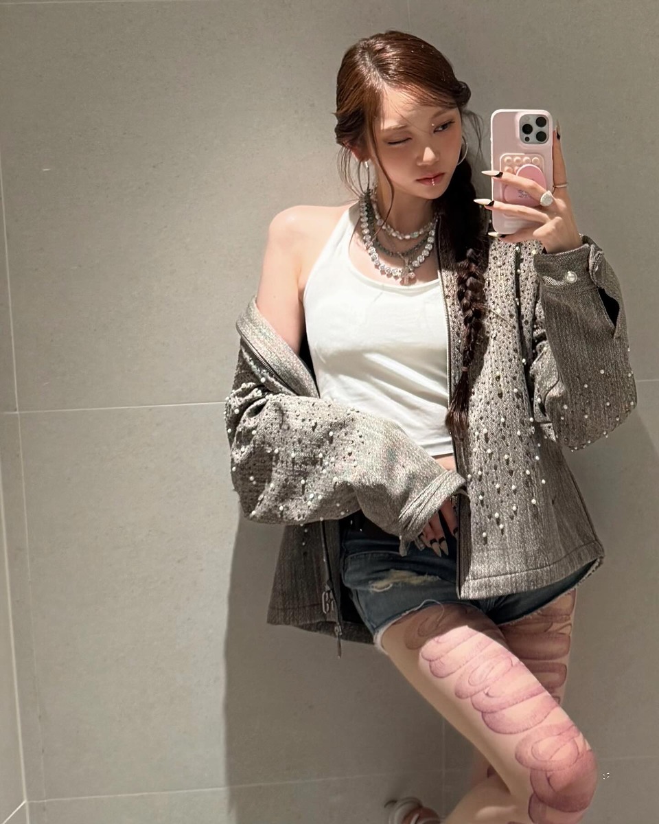 컬러 스타킹 패션