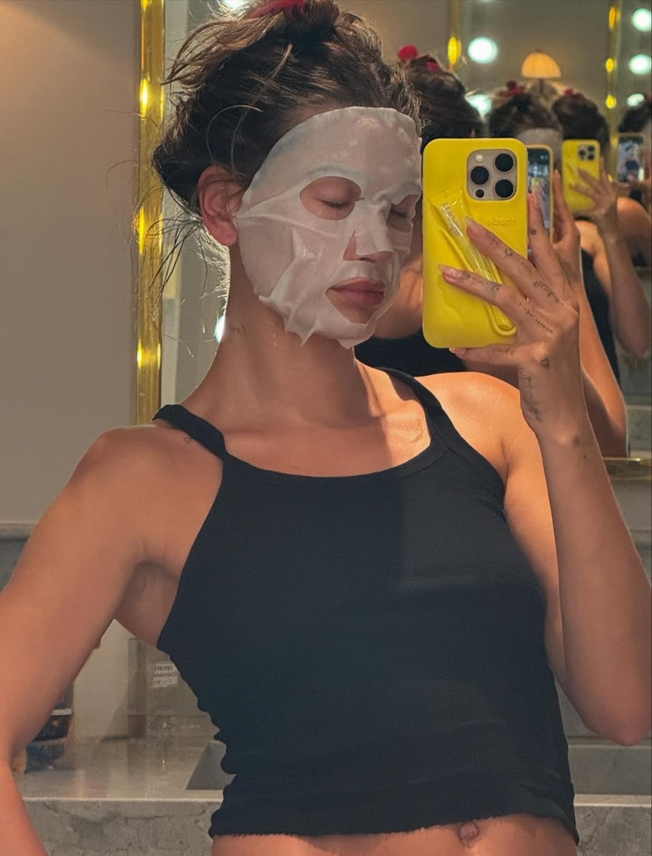 hailey bieber, SKIN CARE, MASK PACK, TONER PAD, 토너패드, 마스크팩, 헤일리비버