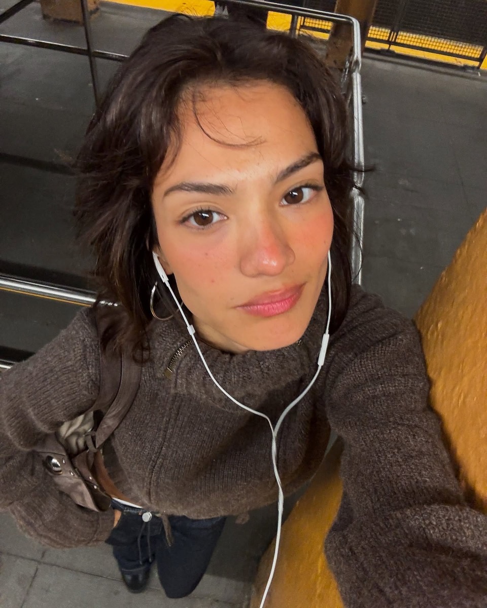 cardigan styling 2025, cardigan ootd, cardigan outfit, 가디건, 카디건, 가디건 코디