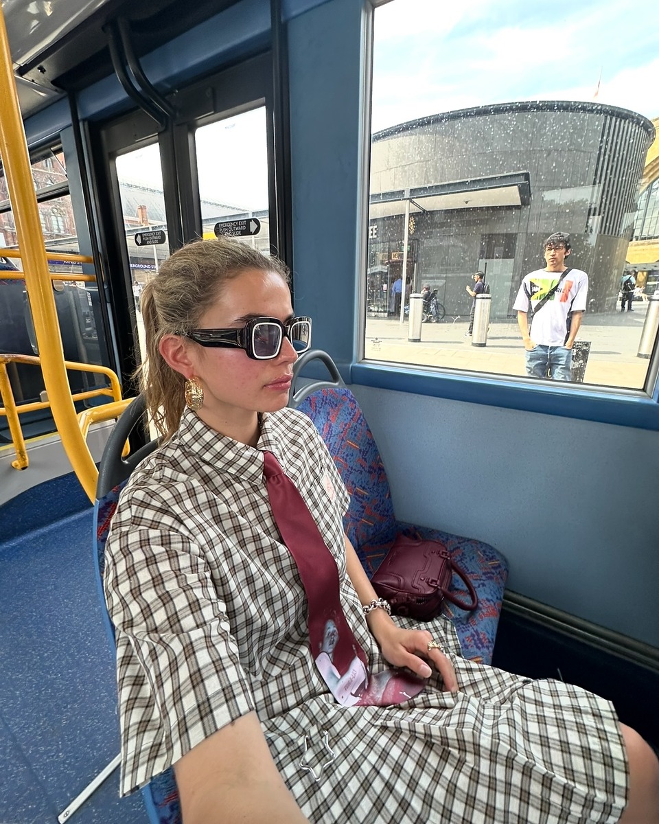 2025 trend color burgundy, purple, fall fashion 2025, burgundy outfit, 버건디 패션, 퍼플 패션