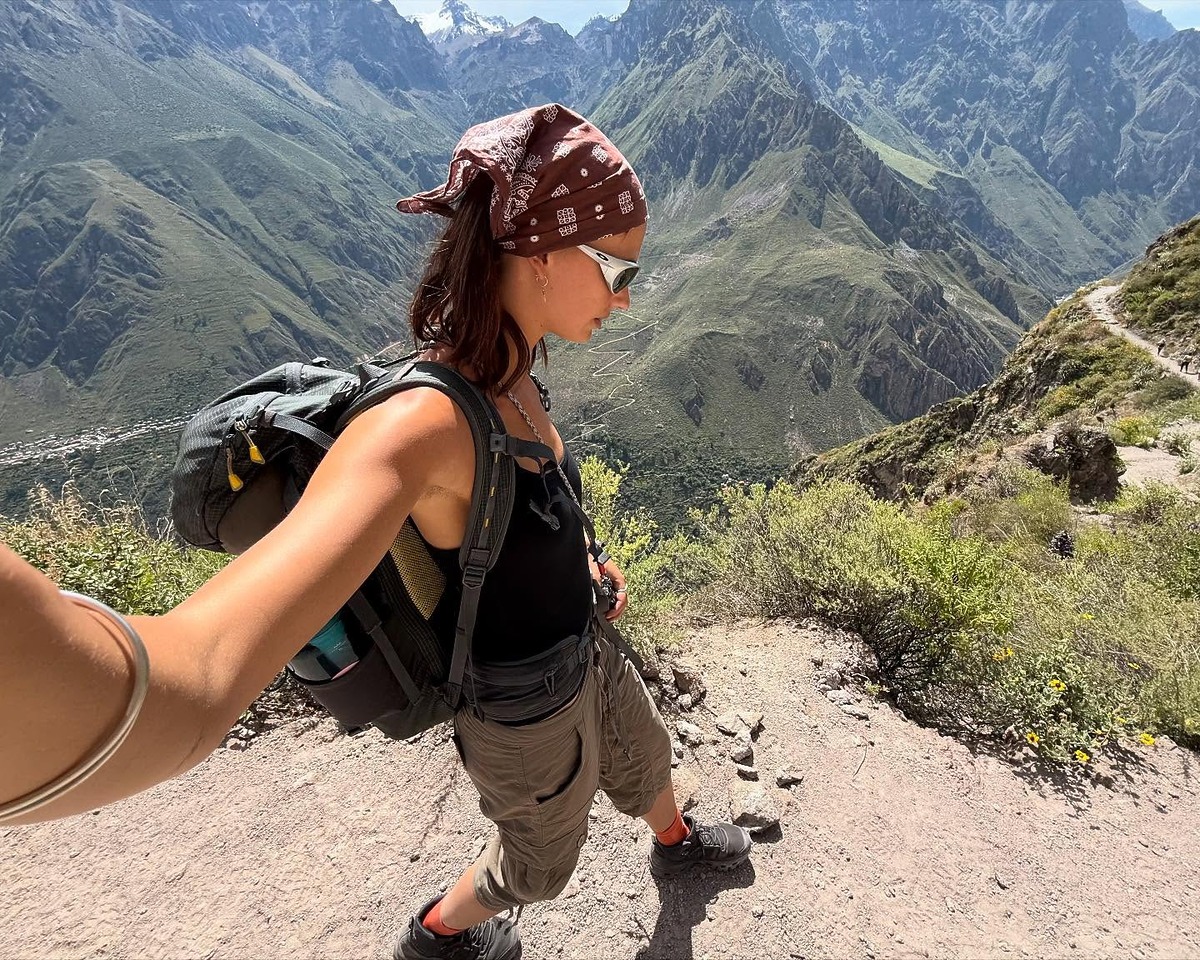 hiking fashion, gen-z hiking outfit, hiking ootd, 하이킹 룩, 등산 패션, 젠지 취미, 하이킹, 트레킹