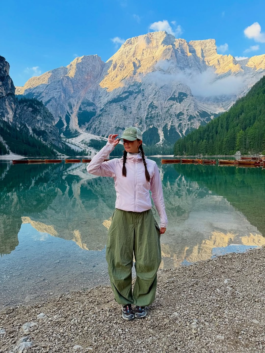 hiking fashion, gen-z hiking outfit, hiking ootd, 하이킹 룩, 등산 패션, 젠지 취미, 하이킹, 트레킹