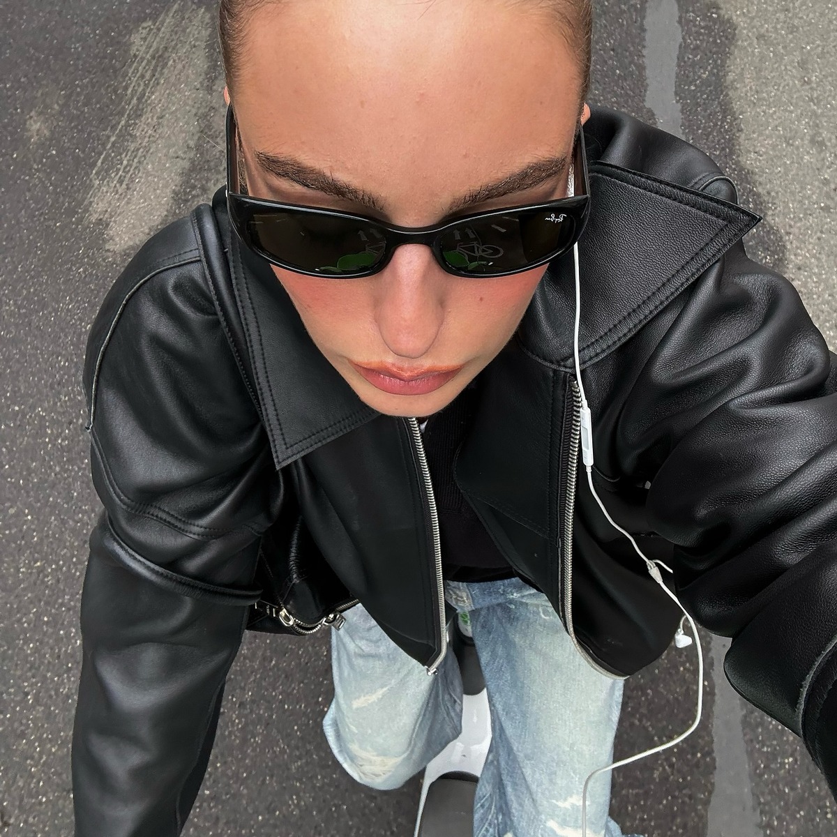 lether outwear, 2025 lether ootd, 2025 f/w lether outfit, 레더 코디, 레더 블루종, 레더 재킷