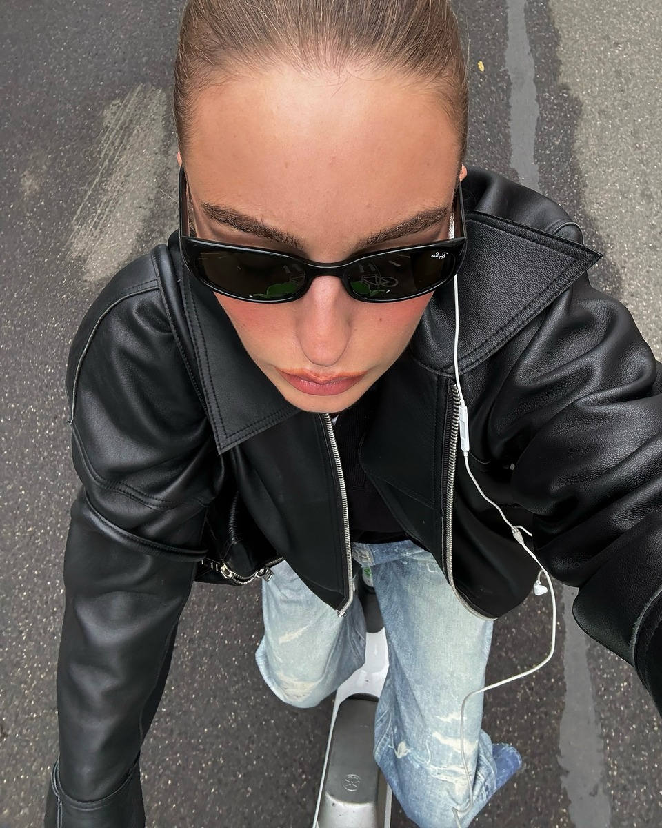 lether outwear, 2025 lether ootd, 2025 f/w lether outfit, 레더 코디, 레더 블루종, 레더 재킷