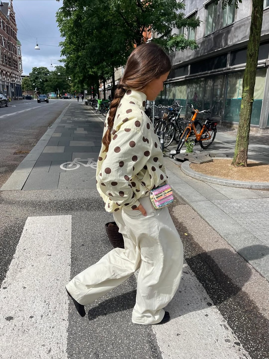 Polka Dots Fashion, 2025 f/w street fashion, dots outfit, 폴카 도트, 가을 도트, 도트 유행