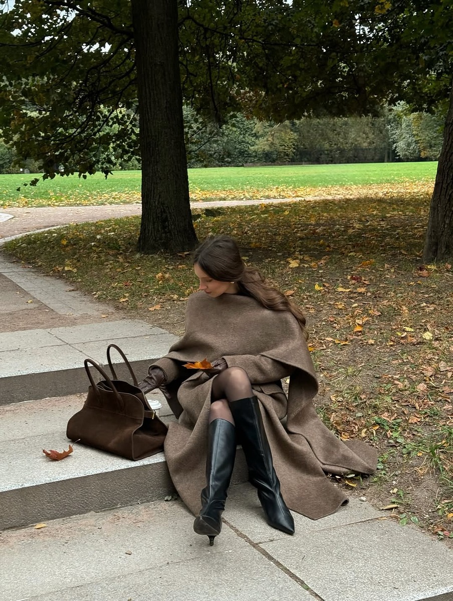 cape coat styling, cape coat, 2025 f/w fashion keyword, 케이프코트, 망토