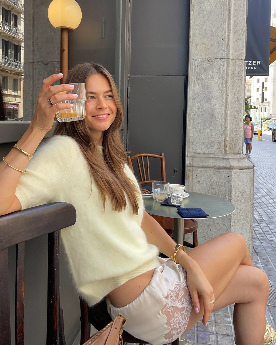 knit wear, sweater outfit, 2025 knit trend, 니트 트렌드, 스웨터, 니트 고르는 법