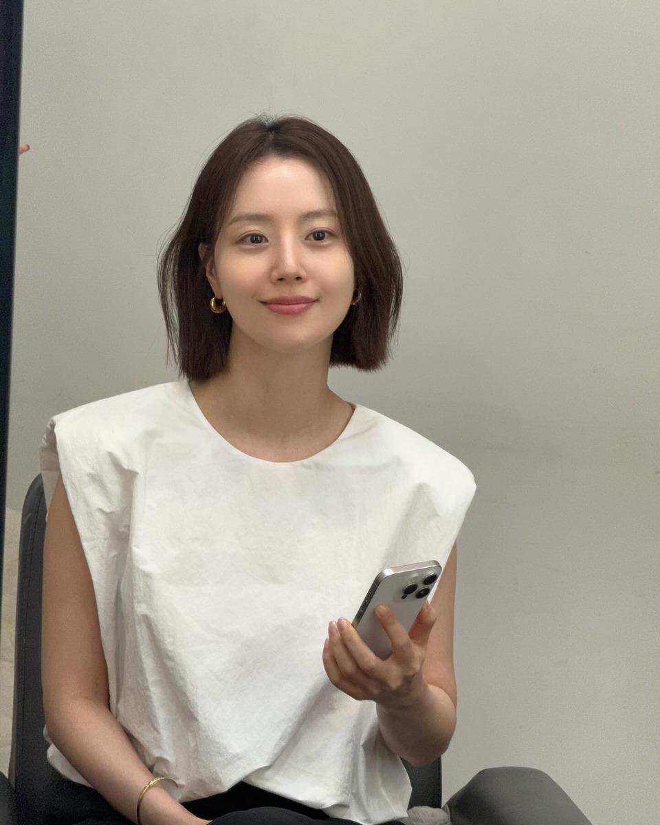 문채원, 문채원 단발머리, korean bob hair, bob hair styling, hair trend 2025, 문채원 리즈