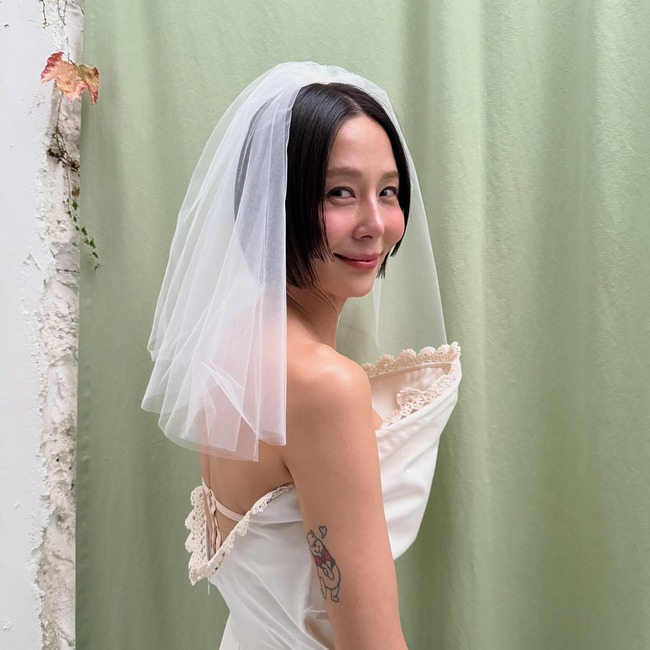 셀럽 웨딩드레스