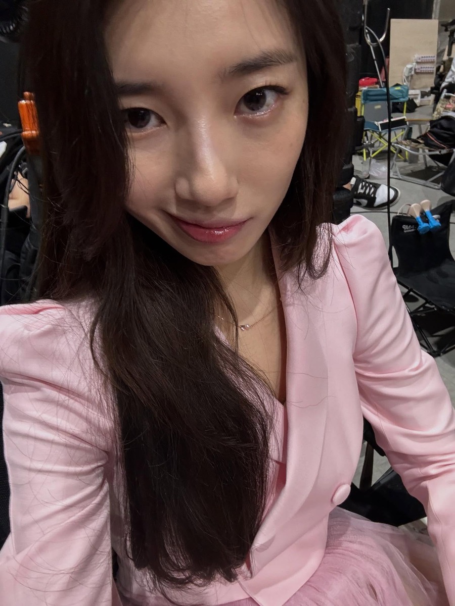 수지 핑크 패션