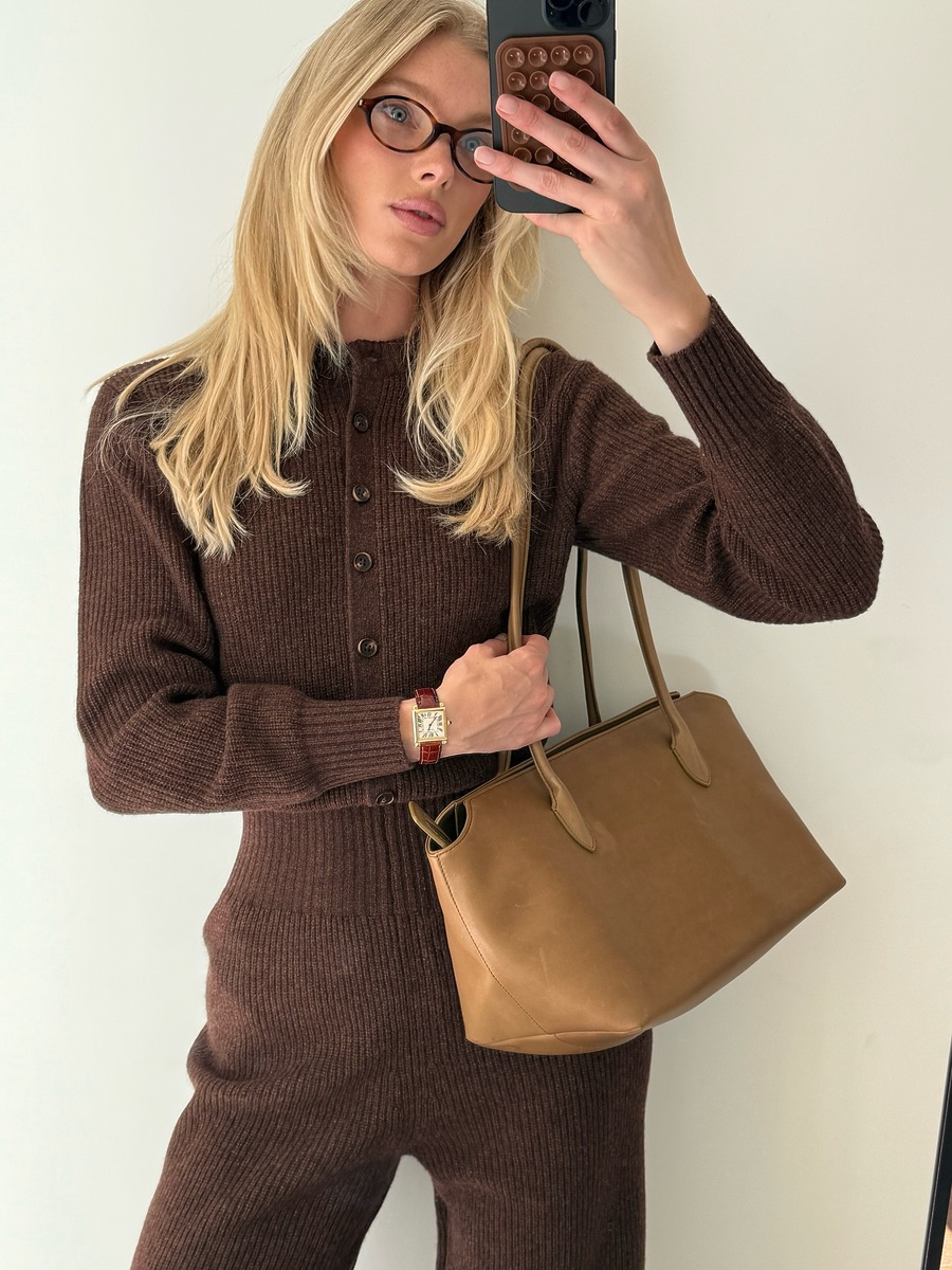 quiet luxury fashion code, fashion trend, color layering, 2025 fw fashion color mix, 컬러패션, 컬러조합, 콰이어트 럭셔리, 조용한 럭셔리