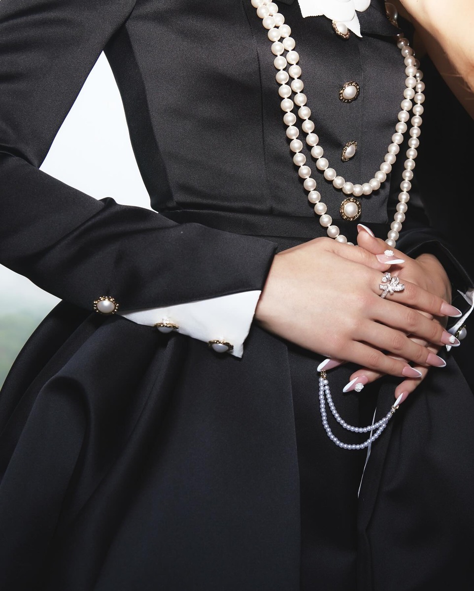 제니 네일 제니 피어싱 네일