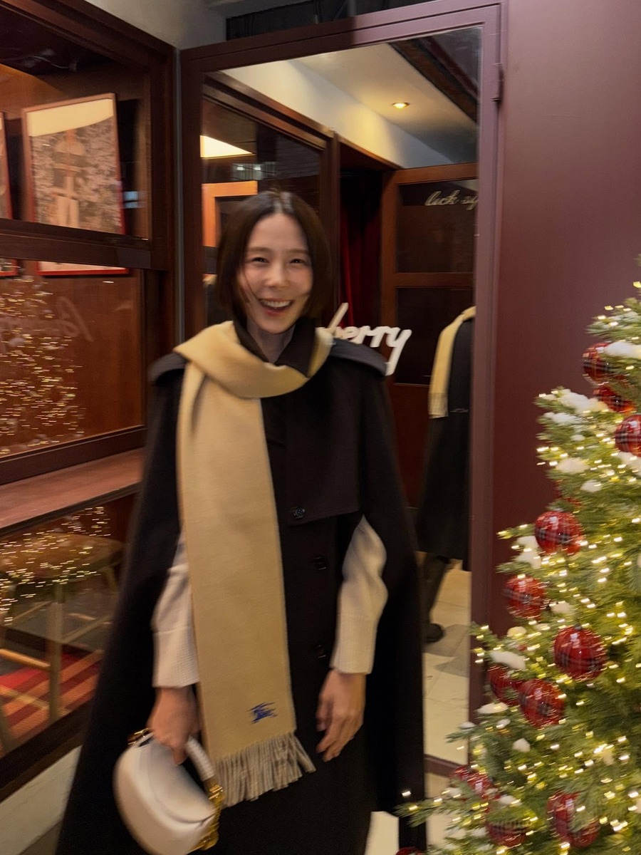 망토 케이프 버버리 김나영