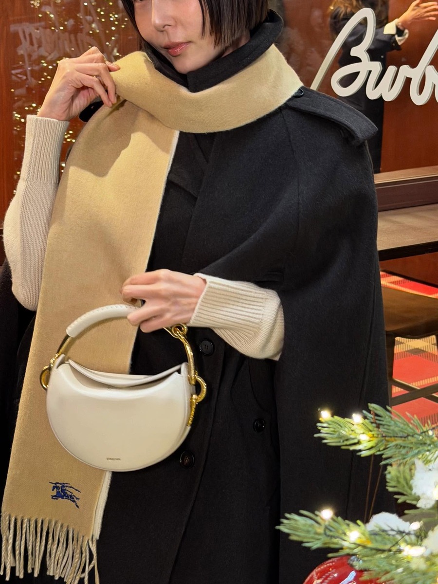 망토 케이프 버버리 김나영