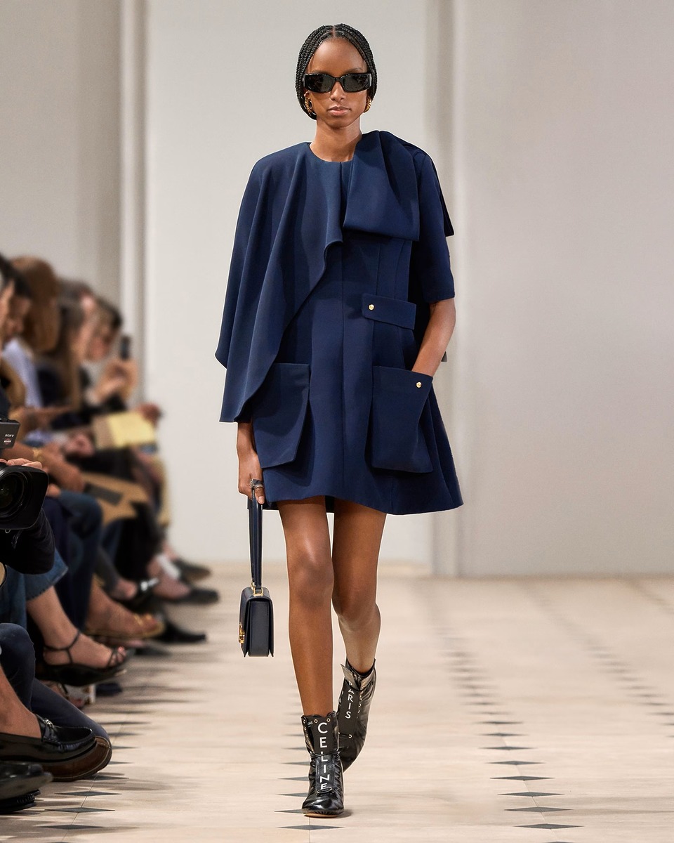 망토 케이프 셀린느 수지