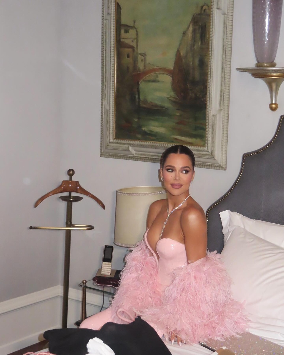 핑크룩 클로이카다시안