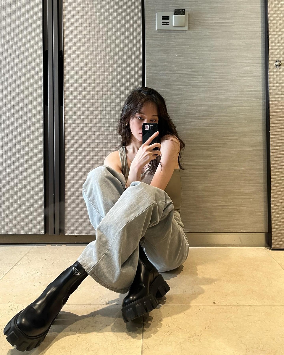 전종서 데님팬츠