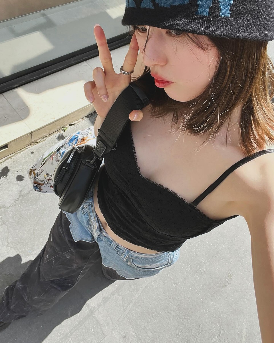 한소희 데님팬츠