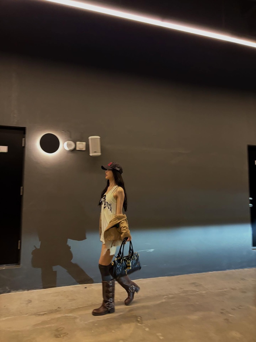 손나은 끌로에 패딩턴백