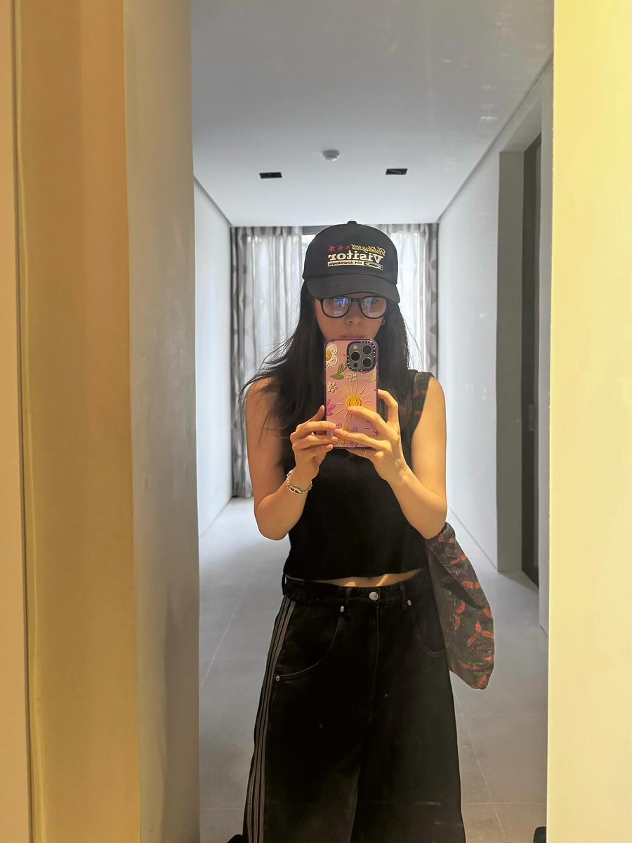 한지민 동안패션 소두모자