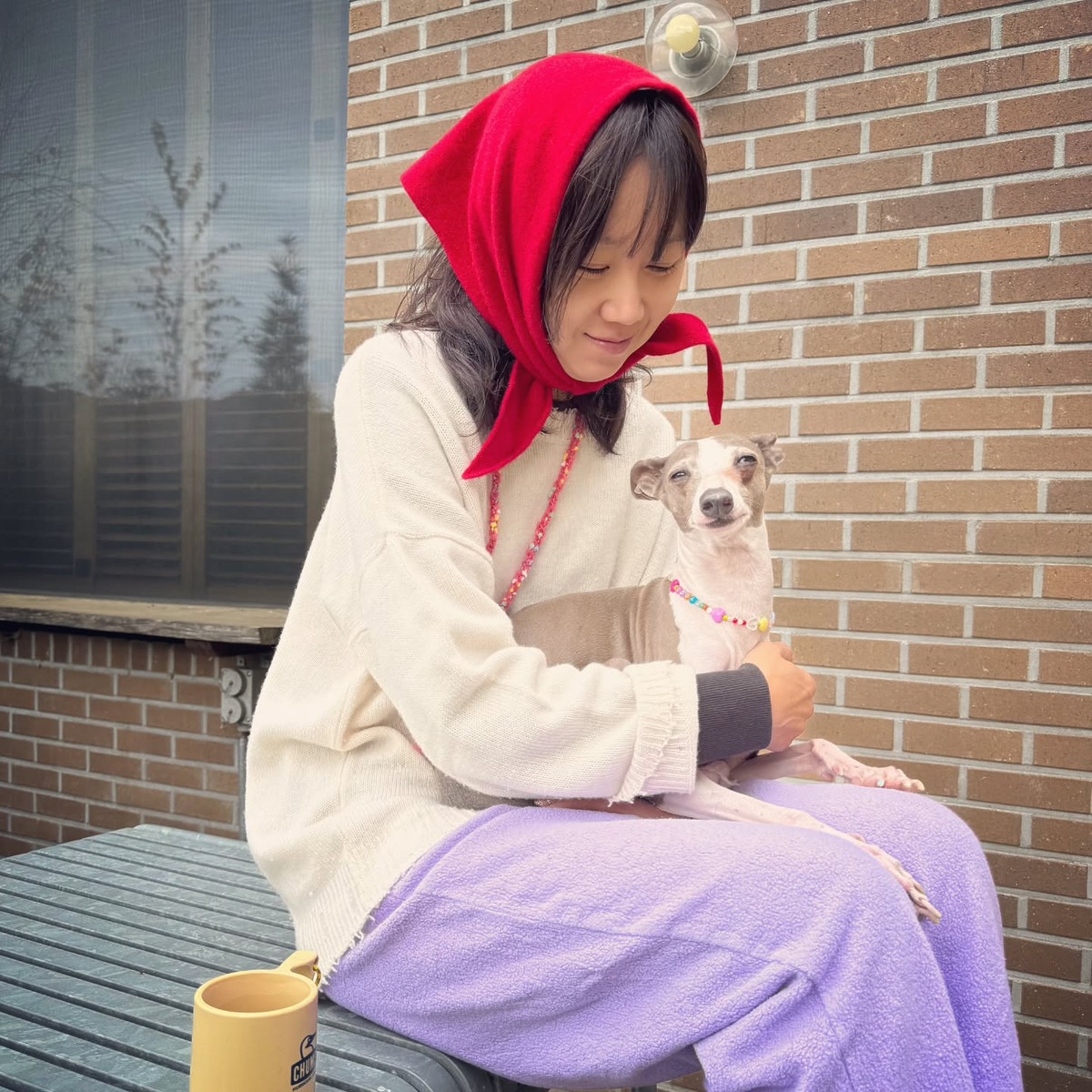 공효진 동안패션 레드 스카프 바부슈카