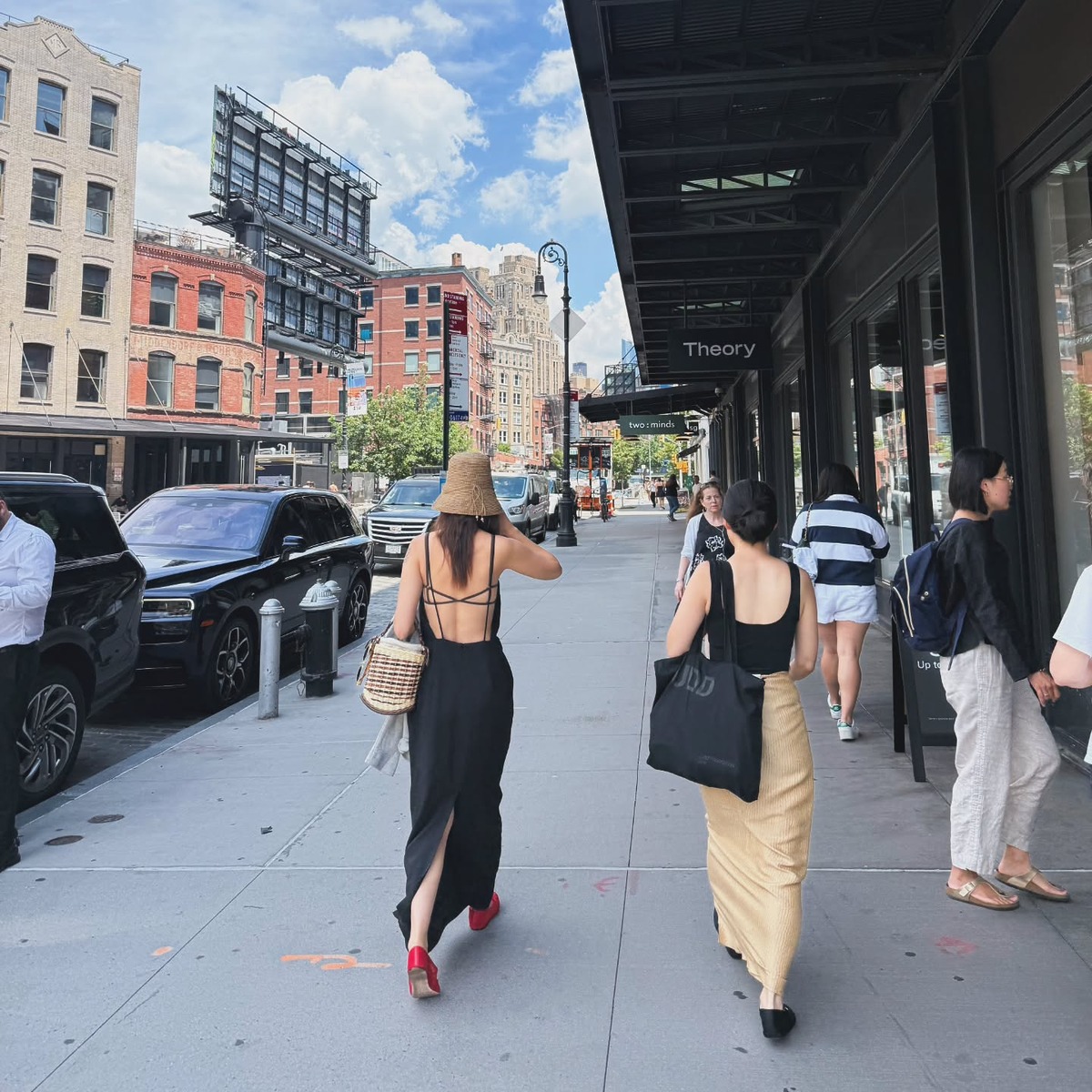 공효진 동안패션 레드슈즈