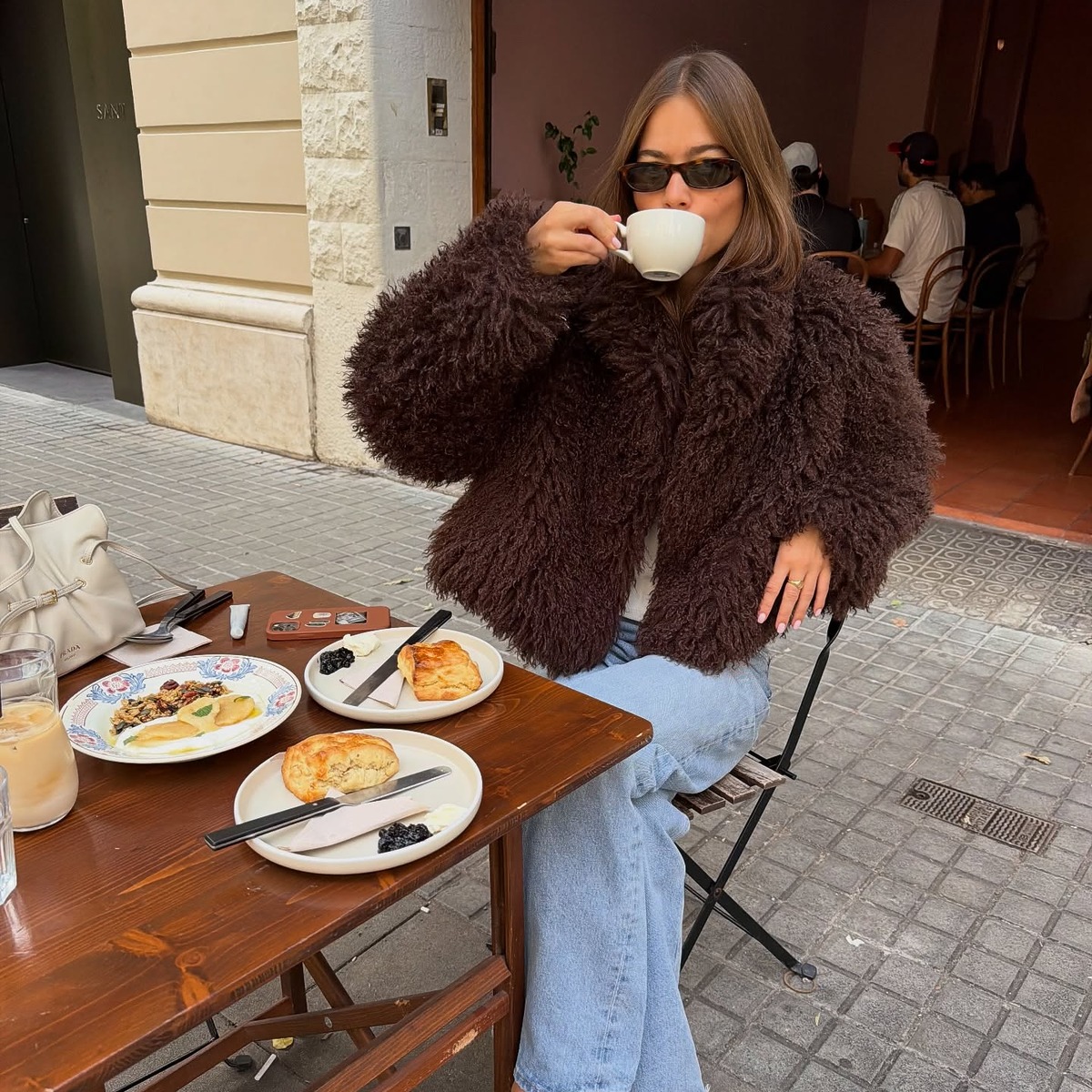 denim trend, 2026 denim outfit, 데님 트렌드, 데님에 구두, 2026 트렌드