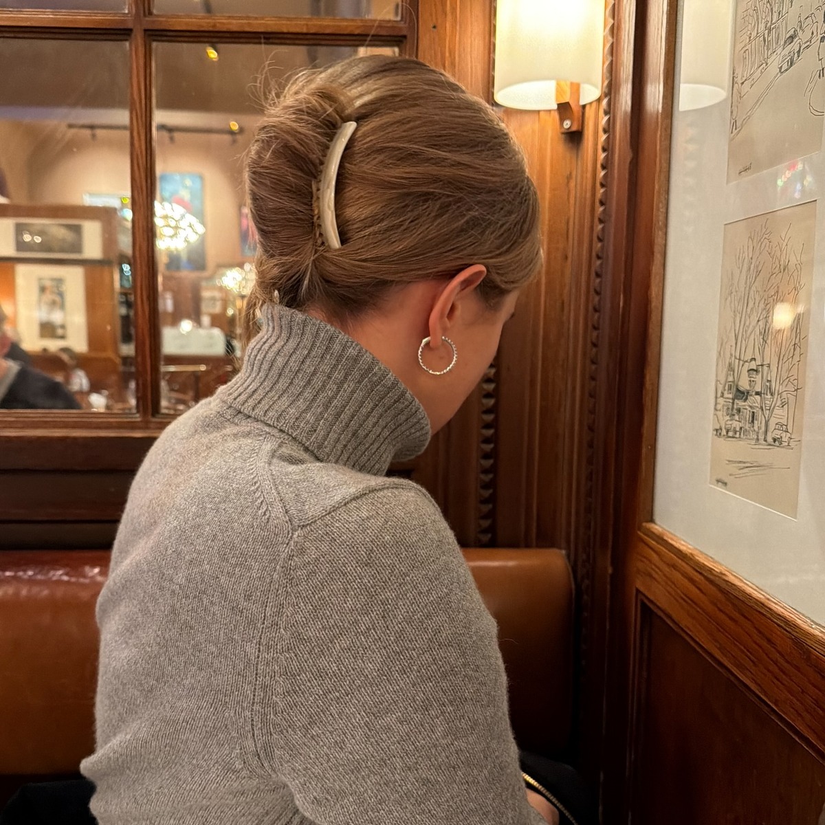 2026 hair trend, hair upstyle trend, bun hair, hair accessories, 헤어 액세서리, 헤어 트렌드, 업스타일 헤어, 번헤어