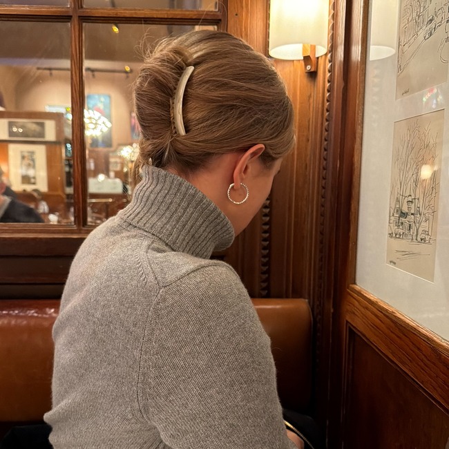 2026 hair trend, hair upstyle trend, bun hair, hair accessories, 헤어 액세서리, 헤어 트렌드, 업스타일 헤어, 번헤어