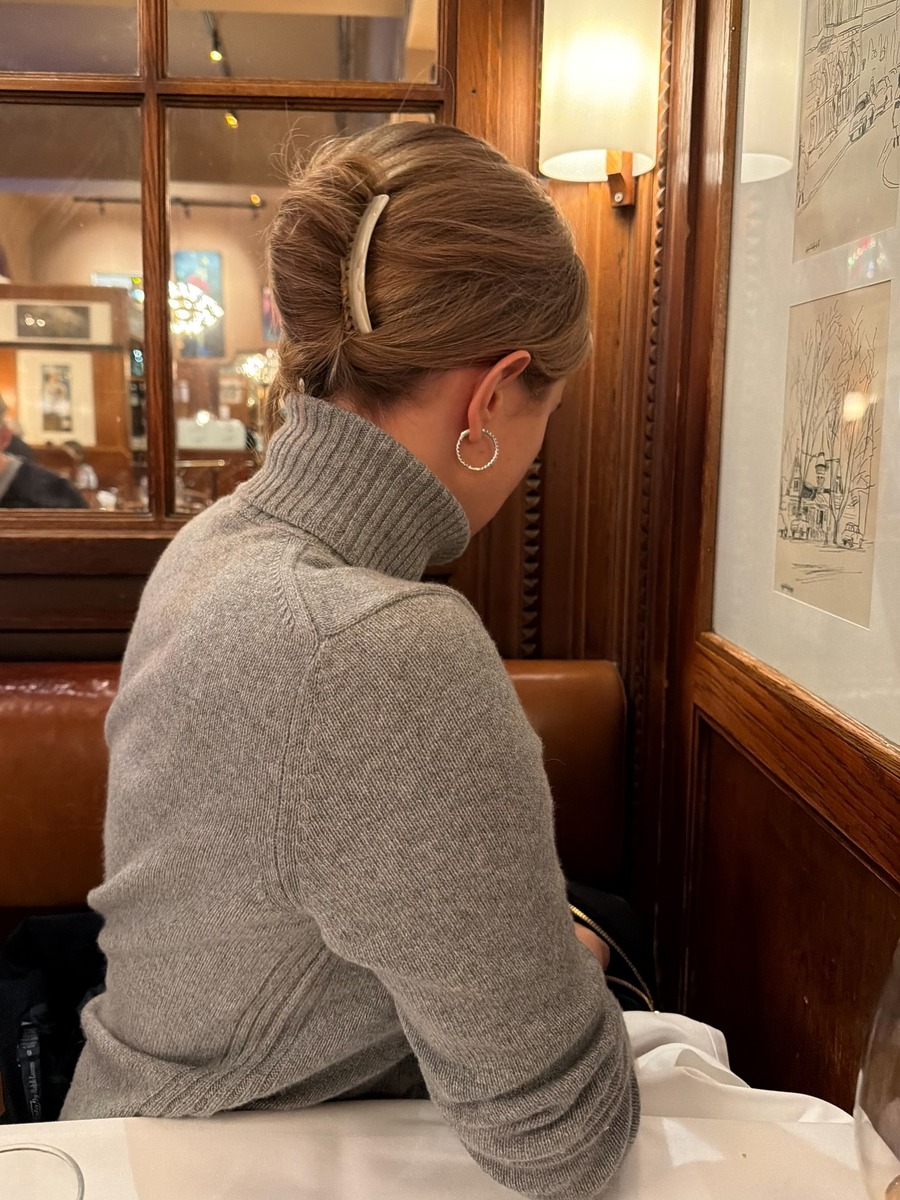 2026 hair trend, hair upstyle trend, bun hair, hair accessories, 헤어 액세서리, 헤어 트렌드, 업스타일 헤어, 번헤어