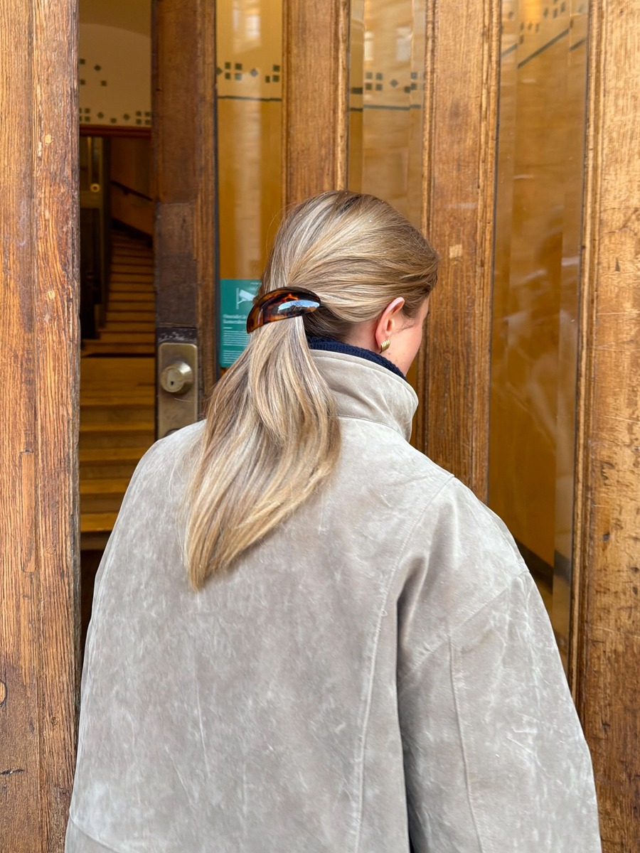 2026 hair trend, hair upstyle trend, bun hair, hair accessories, 헤어 액세서리, 헤어 트렌드, 업스타일 헤어, 번헤어