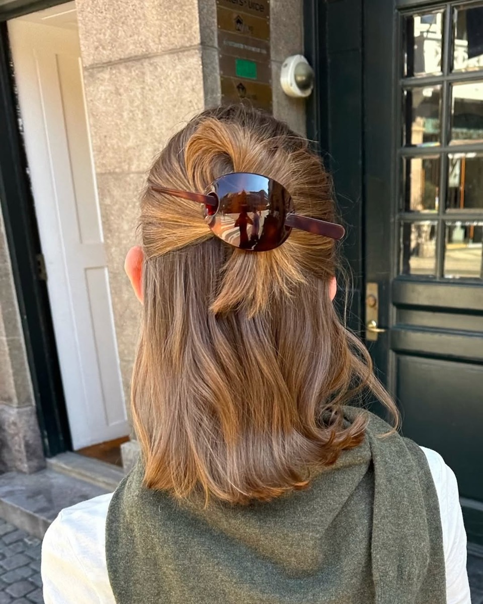 2026 hair trend, hair upstyle trend, bun hair, hair accessories, 헤어 액세서리, 헤어 트렌드, 업스타일 헤어, 번헤어