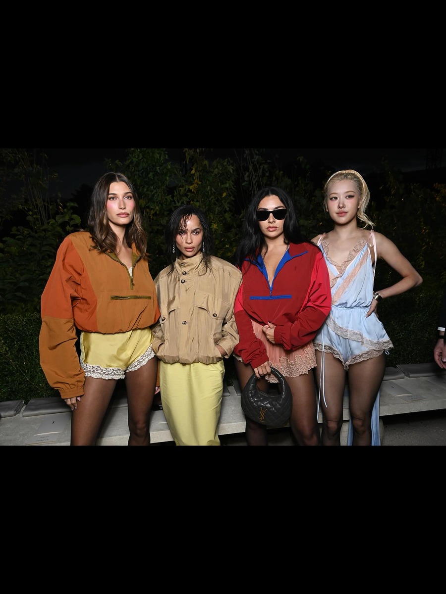 조크라비츠 헤일리비버 찰리XCX 생로랑 윈드브레이커