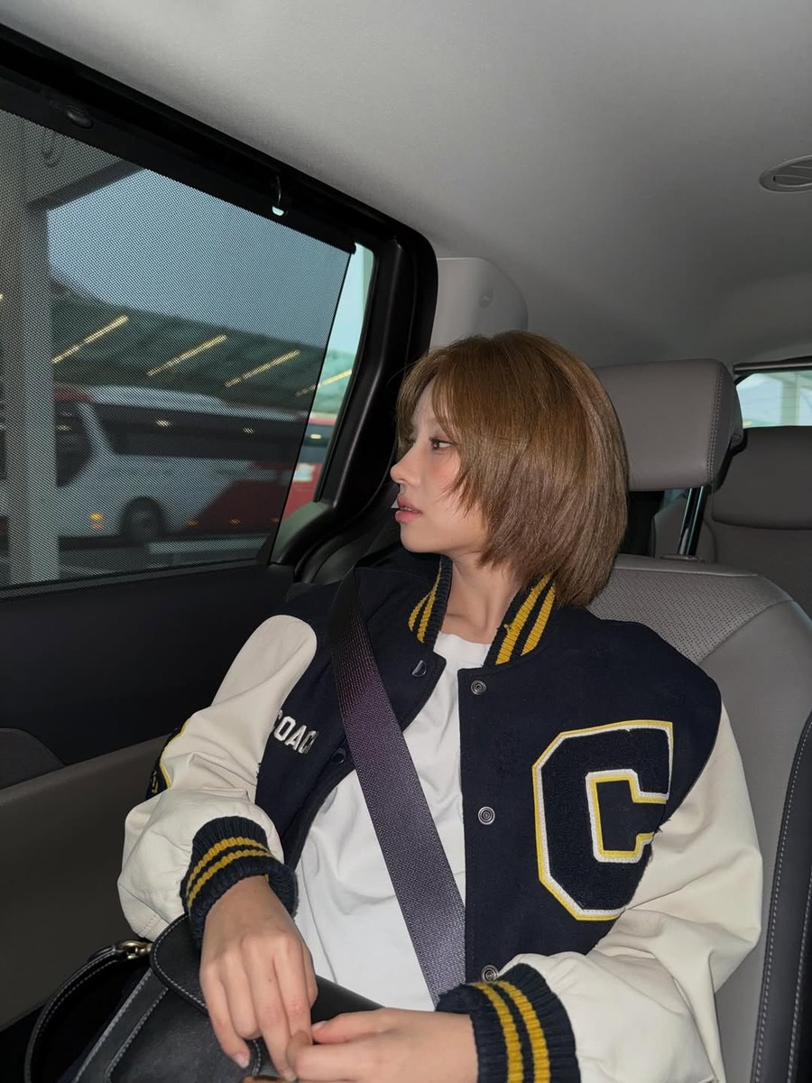 아이들 소연 바시티재킷