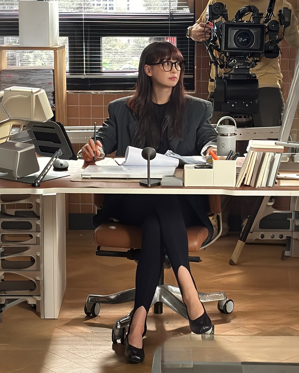 이나영 스터럽레깅스