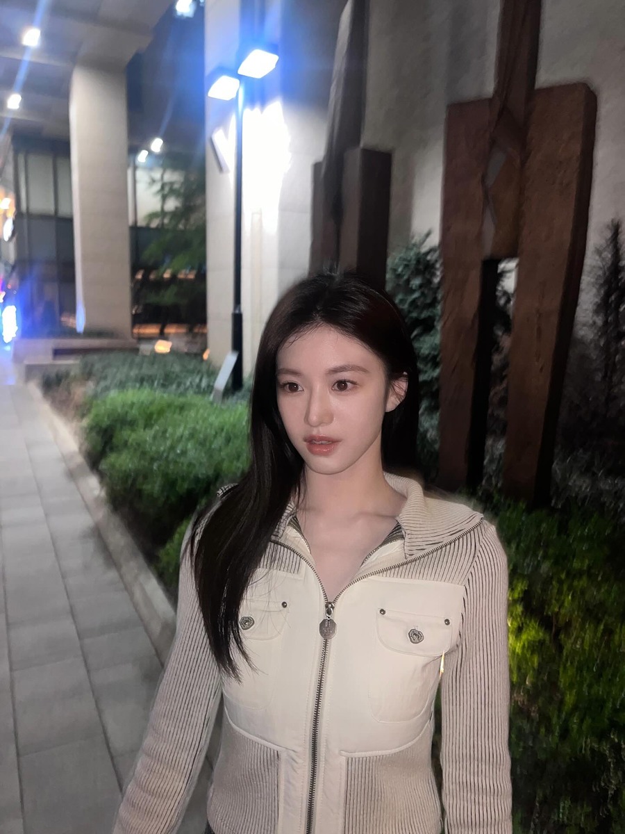 고윤정 투웨이집업