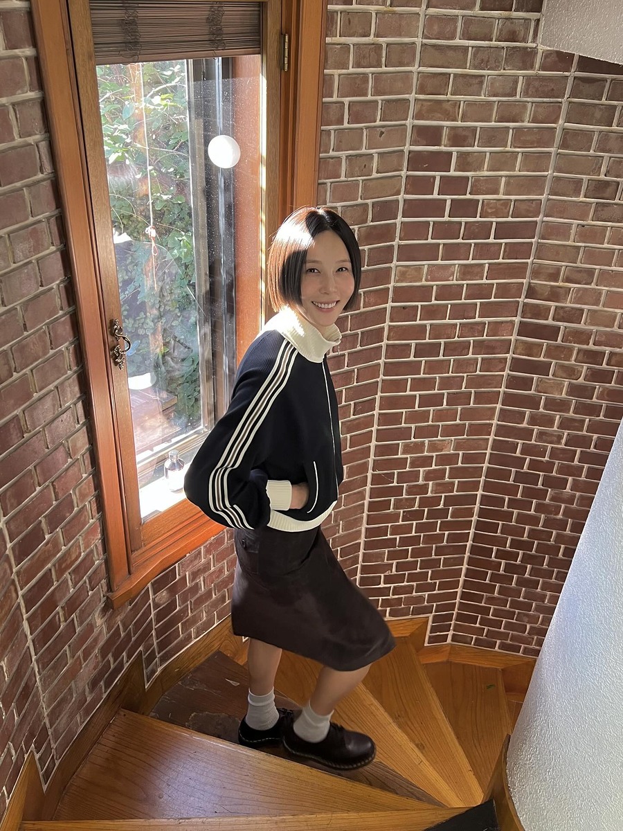 김나영 투웨이집업 트랙재킷