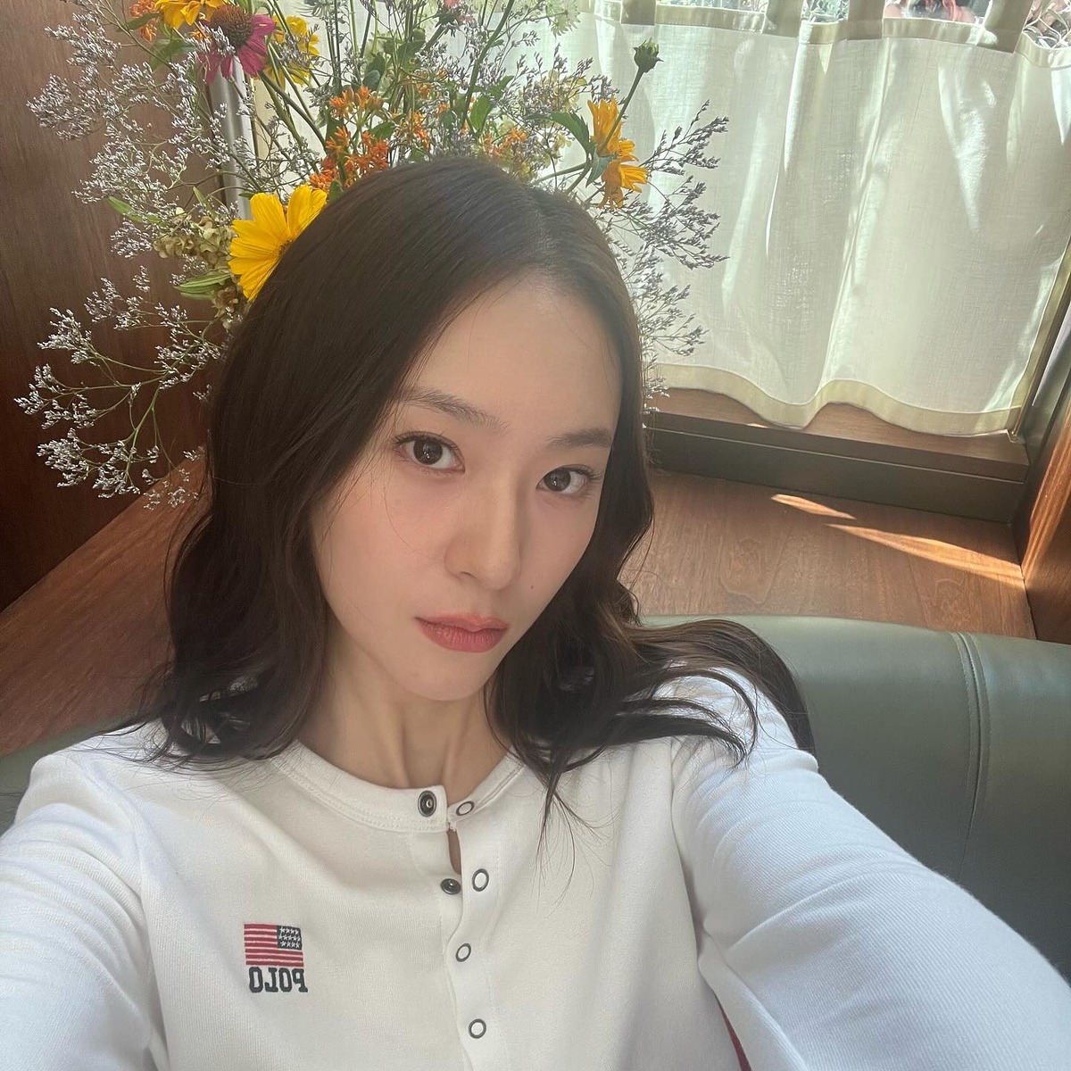 크리스탈 정수정 카디건 화이트