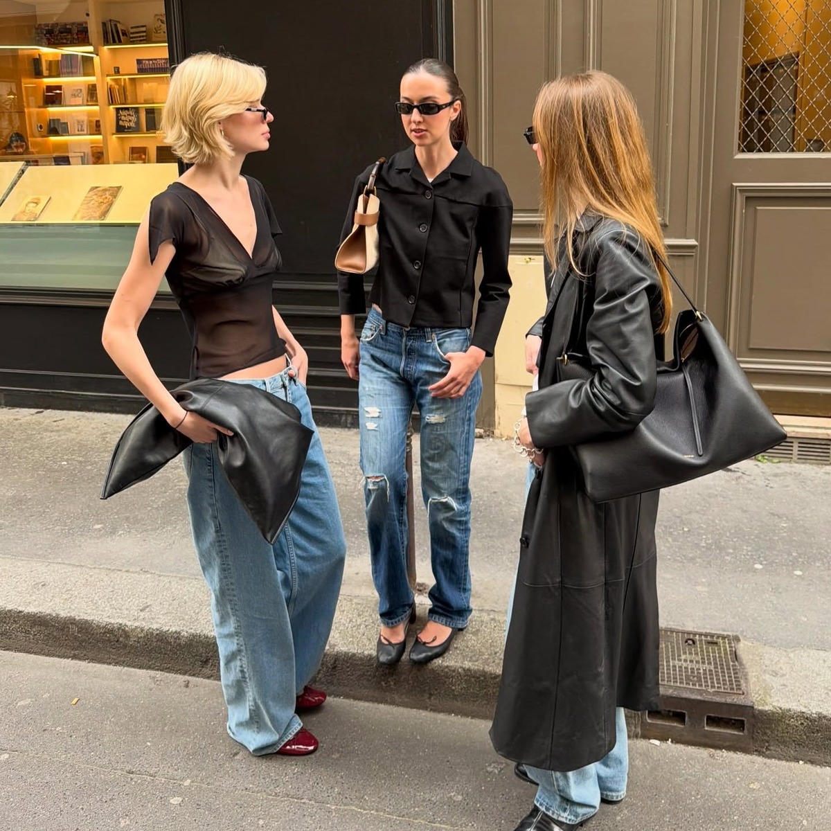 2026 essential shoes trend, trend shoes, Ballet flats, flat shoes, loafer, loafer trend, thong shoes, thong shoes outfit