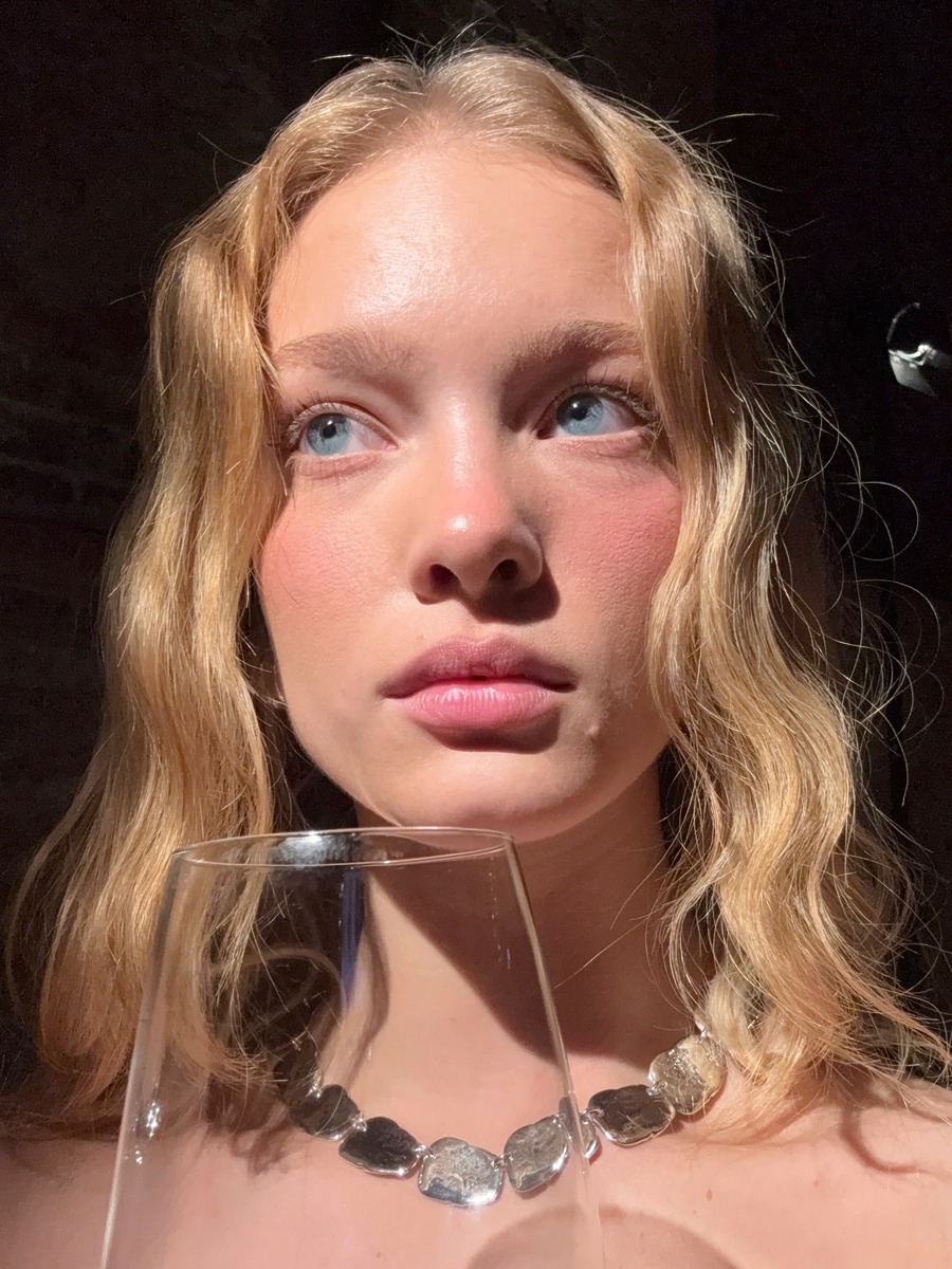 2026 spring/summer makeup trend, makeup trend, blusher, peach blusher, baked peach makeup, 피치 블러셔, 구운 복숭아, 복숭아 메이크업, 구운 복숭아 메이크업