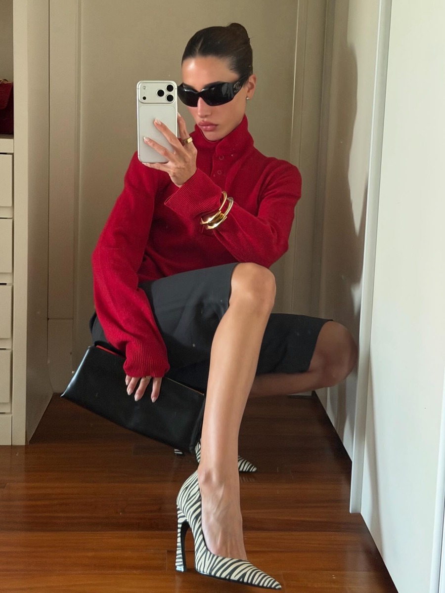 red outfit, 2026 red fashion, red color styling, 레드 컬러 스타일링, 레드 포인트, 레드 패션 