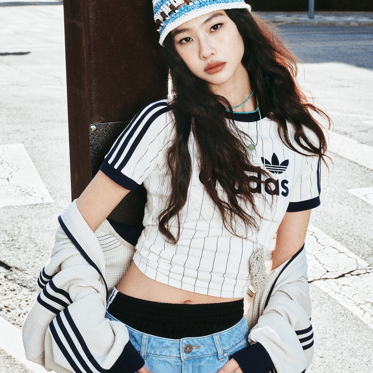 정호연 아디다스오리지널스 새깅룩 트랙팬츠 데님팬츠